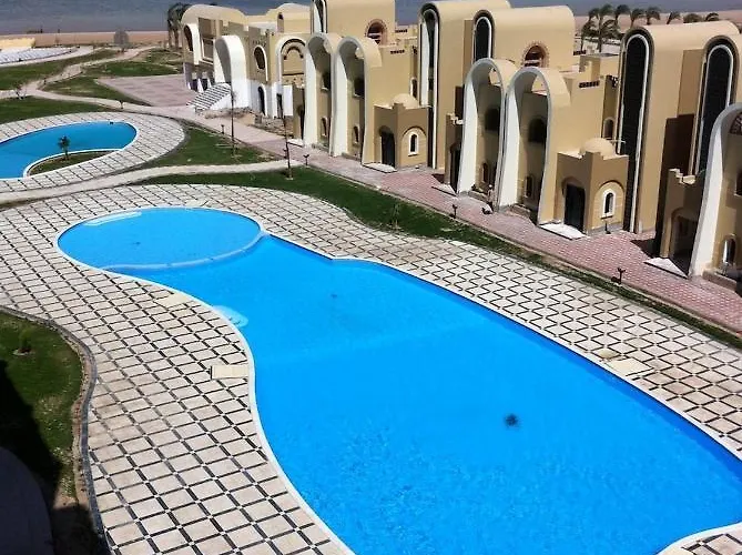 In Hurghada, Sahl Hasheesh, Ocean Breeze * Hurghada