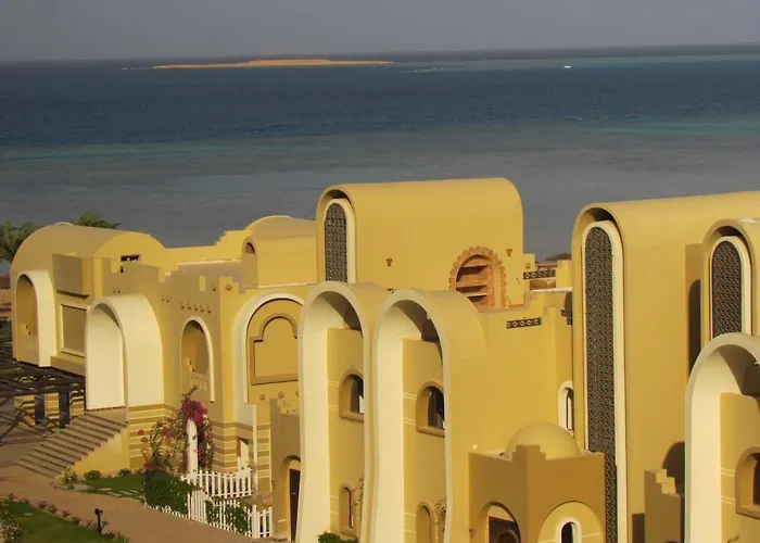 In Hurghada, Sahl Hasheesh, Ocean Breeze * Hurghada